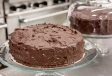 Bolo Vulcão de Chocolate com Cobertura Cremosa