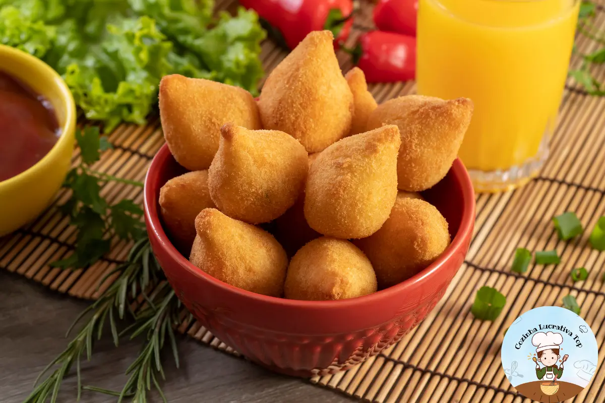 Coxinhas de Frango Deliciosas: Receita Completa para Arrasar nas Vendas ou no Lanche! ❤️